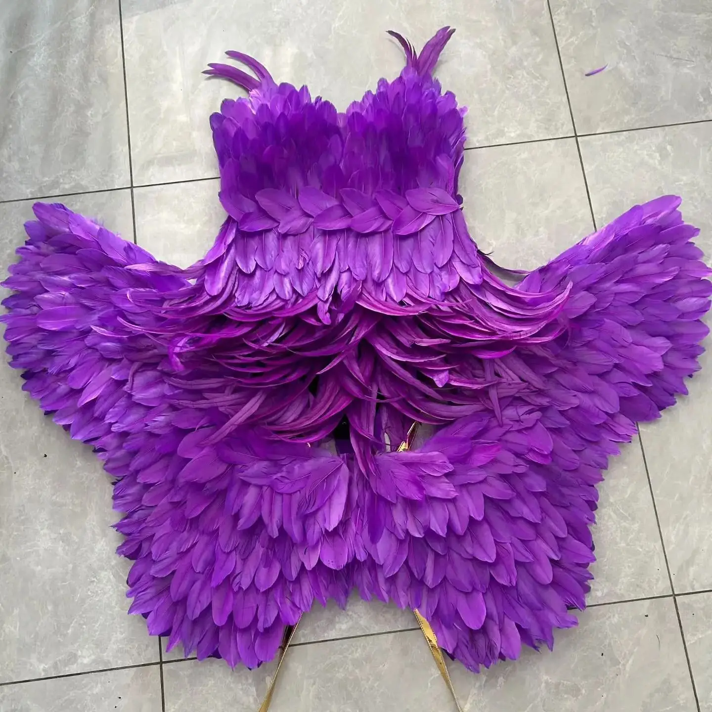 Женский костюм для косплея «Крылья ангела» с элегантным боди, перьевыми крыльями, полный комплект для Хэллоуина, Рождества, вечеринок и фестивалей
Женский костюм для косплея «Крылья ангела» с элегантным боди, перьевыми крыльями, полный комплект для Хэллоуина, Рождества, вечеринок и фестивалей