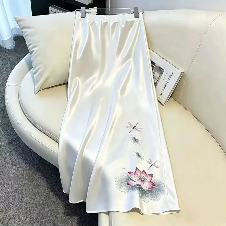 Guofeng imitation acetic acid satin 2026 summer new high-end embroidered skirt temperament hip-wrapped long skirt
Guofeng imitation acetic acid satin 2026 summer new high-end embroidered skirt temperament hip-wrapped long skirt