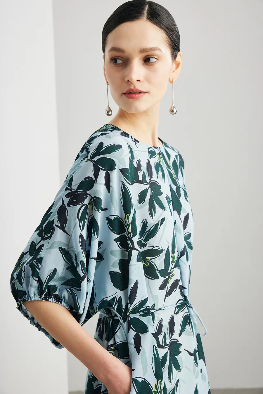 Winsleter-100%Real Silk Double Crepe Elegant Dress, Half Sleeve Print, Women Versatile Commute Dresses, 2026 Summer New D63014CC
Winsleter-100%Real Silk Double Crepe Elegant Dress, Half Sleeve Print, Women Versatile Commute Dresses, 2026 Summer New D63014CC