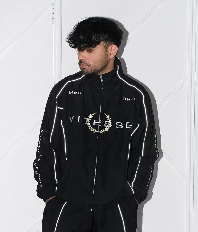 Европейский и американский гот Harajuku, темный топ, мужская одежда, толстовка в полоску в стиле панк с надписью на молнии, повседневный модный спортивный костюм 
Европейский и американский гот Harajuku, темный топ, мужская одежда, толстовка в полоску в стиле панк с надписью на молнии, повседневный модный спортивный костюм