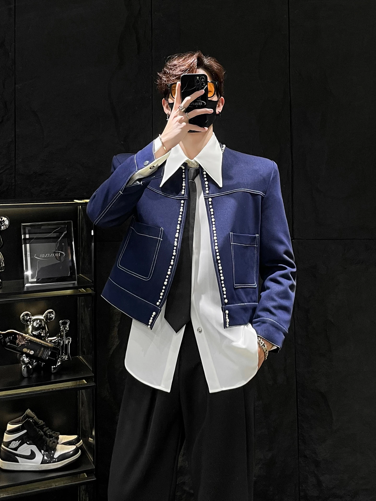 ort Pearl Decorated round Ne Jaet for Men Korean Sle Loose Fit Autumn Outerwear Youth Faion Polyester Fiber
ort Pearl Decorated round Ne Jaet for Men Korean Sle Loose Fit Autumn Outerwear Youth Faion Polyester Fiber