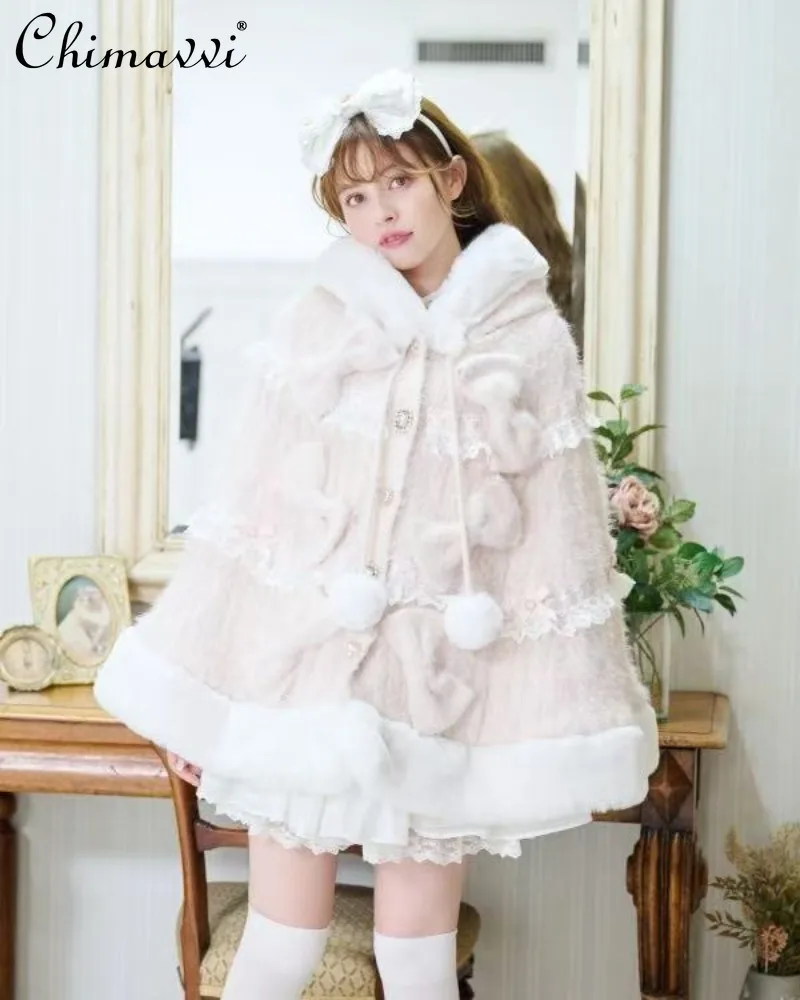 Liz New Princess Sweet Bowknot Pom-pom Cape Пальто Осень и Зима Новый Супер Фея Милая Девушка Женщины Свободный Плащ Лолиты Пончо 
Liz New Princess Sweet Bowknot Pom-pom Cape Пальто Осень и Зима Новый Супер Фея Милая Девушка Женщины Свободный Плащ Лолиты Пончо