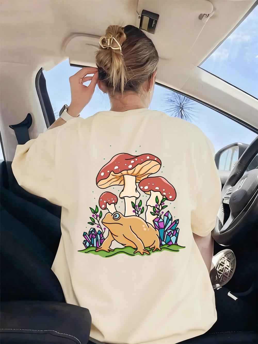 Футболки с принтом грибов и жабов, женские базовые свободные топы с короткими рукавами, удобные мягкие футболки, летняя женская одежда с круглым вырезом
Футболки с принтом грибов и жабов, женские базовые свободные топы с короткими рукавами, удобные мягкие футболки, летняя женская одежда с круглым вырезом