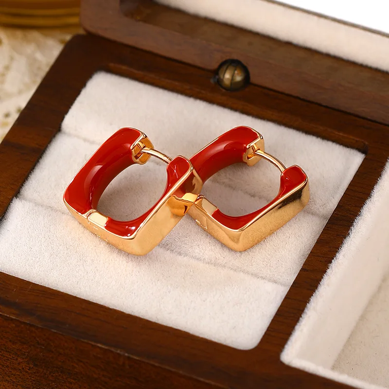 Elegant Gold Plated Red Hoop Earrings Women Statement Cuff Earrings Luxury Simple Designer Huggie Chic Versatile Jewelry 2026
Elegant Gold Plated Red Hoop Earrings Women Statement Cuff Earrings Luxury Simple Designer Huggie Chic Versatile Jewelry 2026