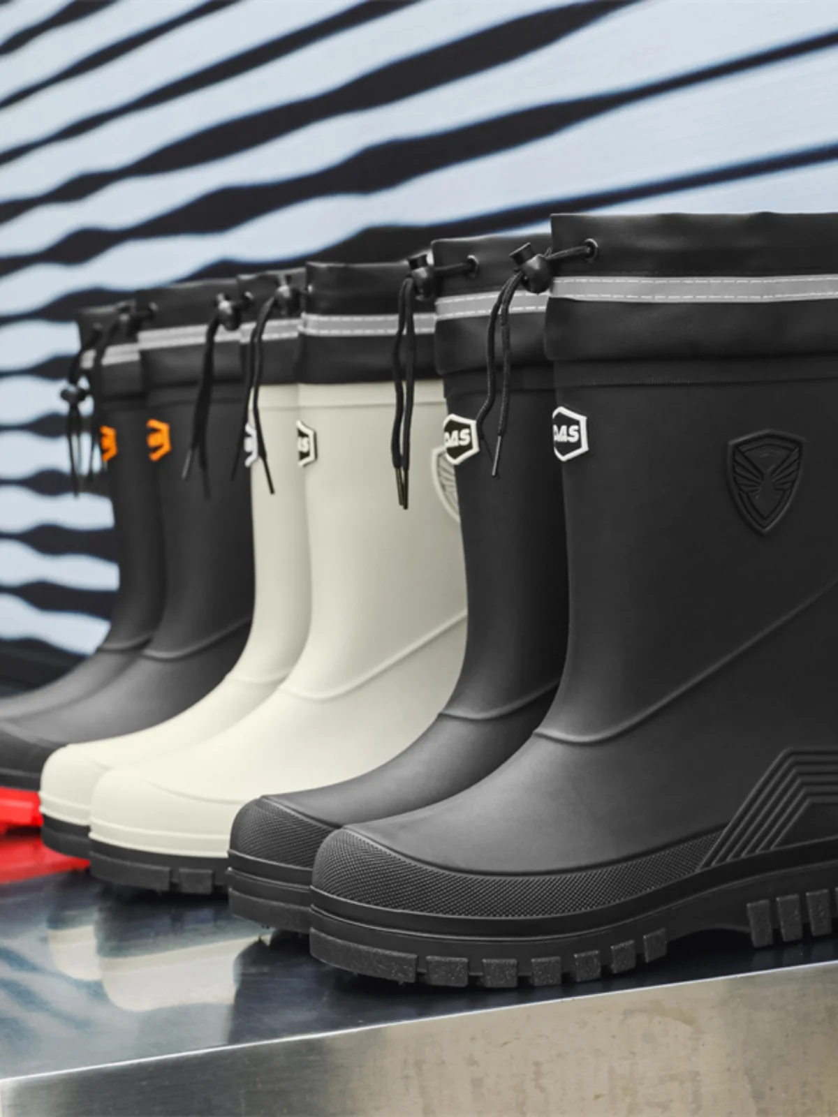 Men's Mid-Calf Thiened Rain Boots 2024 Outdoor Waterproof Non-Slip Wear-Resistant Kitchen Fiing Water oes Rubber Material
Men's Mid-Calf Thiened Rain Boots 2024 Outdoor Waterproof Non-Slip Wear-Resistant Kitchen Fiing Water oes Rubber Material