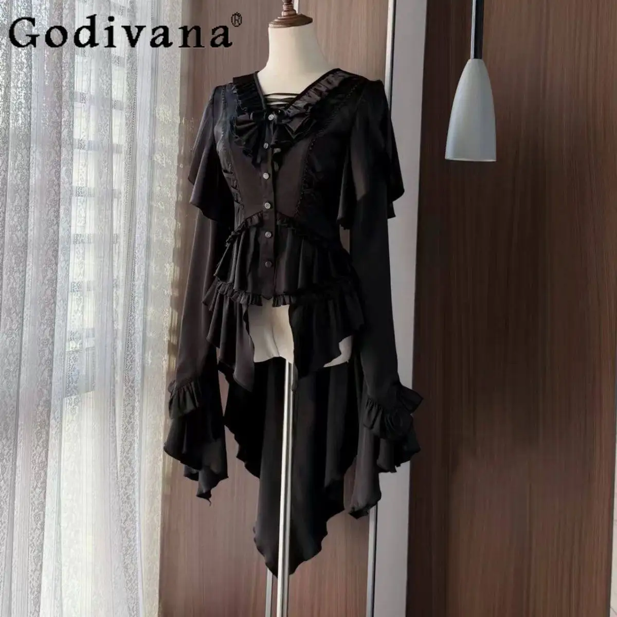 Новая японская оригинальная блузка в стиле Лолита с длинным рукавом и шлейфом, элегантная универсальная женская блузка в придворном стиле, коллекция 2026 года
Новая японская оригинальная блузка в стиле Лолита с длинным рукавом и шлейфом, элегантная универсальная женская блузка в придворном стиле, коллекция 2026 года