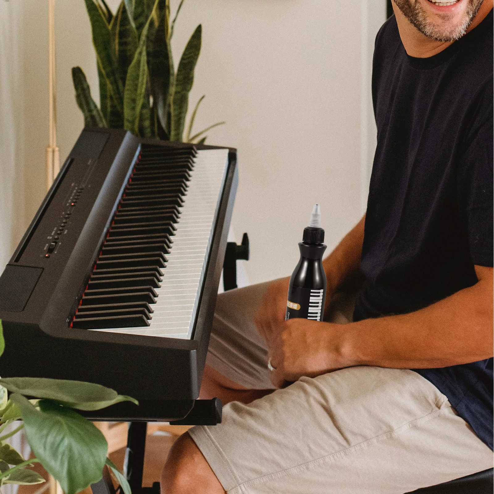 Piano Polish Scratch Repair Restore Clean Surface Instrument Polishing Tool Musical Instrument Care Solution 
Piano Polish Scratch Repair Restore Clean Surface Instrument Polishing Tool Musical Instrument Care Solution