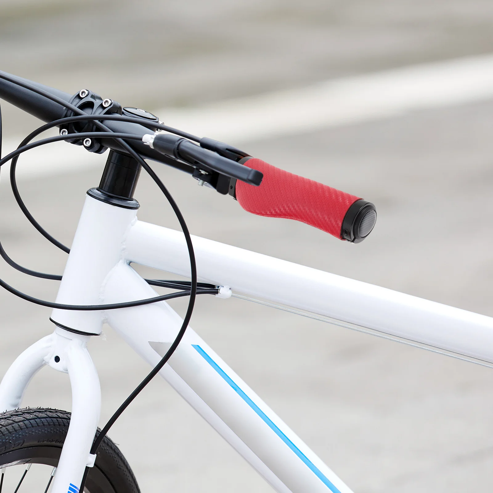 1Pair Mountain Bike Handlebar Grips 22.2mm PU Hand-Stitched Shock-Absorbing Anti-Slip Bicycle Handlebar Covers Ergonomic
1Pair Mountain Bike Handlebar Grips 22.2mm PU Hand-Stitched Shock-Absorbing Anti-Slip Bicycle Handlebar Covers Ergonomic