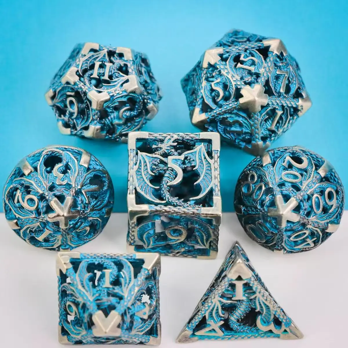 Набор полых металлических кубиков DND, многогранные металлические кубики Dragon для ролевых игр Dungeons and Dragons Dice D&D RPG, настольные игры
Набор полых металлических кубиков DND, многогранные металлические кубики Dragon для ролевых игр Dungeons and Dragons Dice D&D RPG, настольные игры