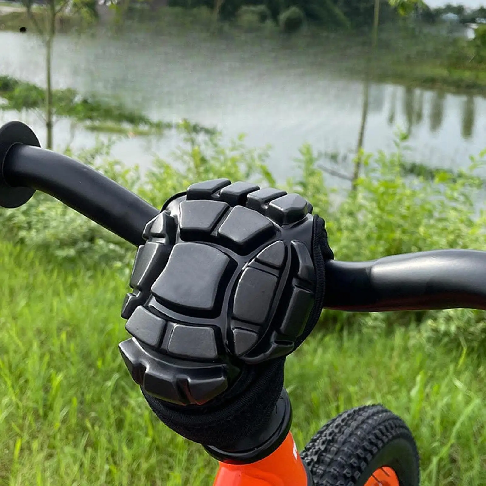 Детский чехол на вынос велосипеда, защита груди, простая в установке, мягкая подушка, раздвижная накладка на вынос велосипеда, защитный чехол
Детский чехол на вынос велосипеда, защита груди, простая в установке, мягкая подушка, раздвижная накладка на вынос велосипеда, защитный чехол