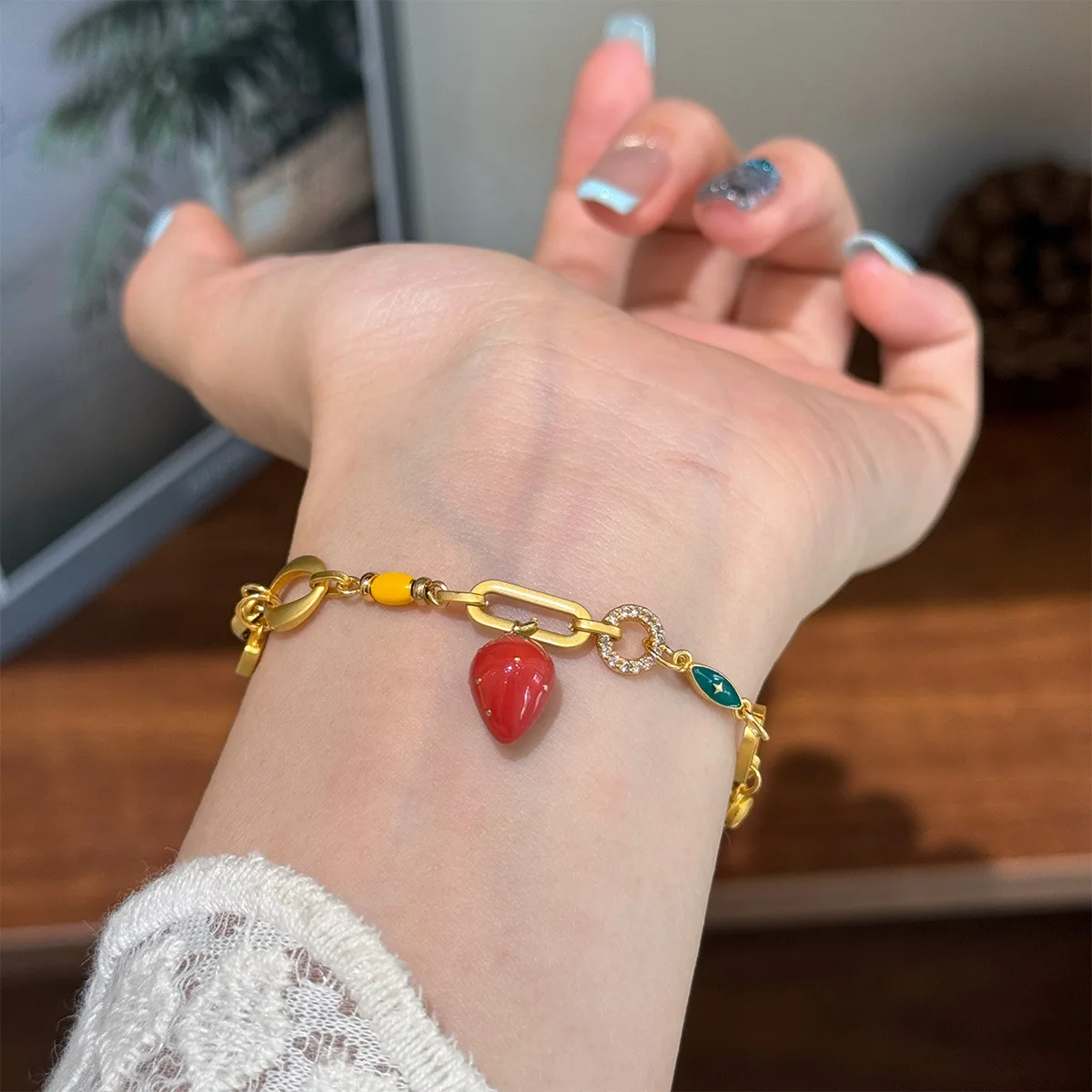 Fashion Gold Color Chain&Link Bracelet Women Sweet Strawberry Elephant Pendant Wristband Girl Birthday Gifts
Fashion Gold Color Chain&Link Bracelet Women Sweet Strawberry Elephant Pendant Wristband Girl Birthday Gifts