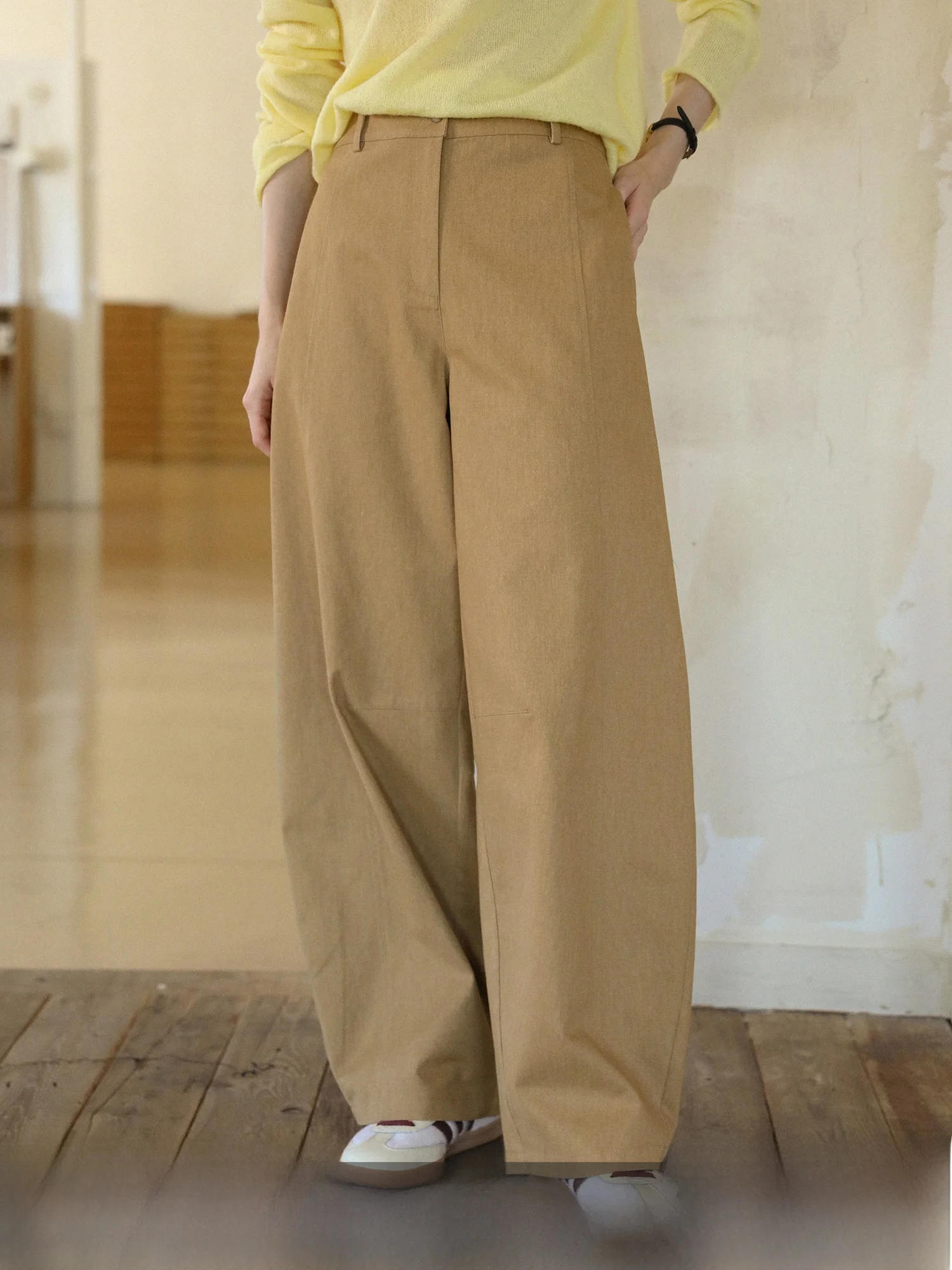 MELLIIY 2026 New Vintage High Waist Brown Scythe Pants Women Casual Versatile Wide Leg Scythe Pants Cotton Straight Leg Trousers
MELLIIY 2026 New Vintage High Waist Brown Scythe Pants Women Casual Versatile Wide Leg Scythe Pants Cotton Straight Leg Trousers