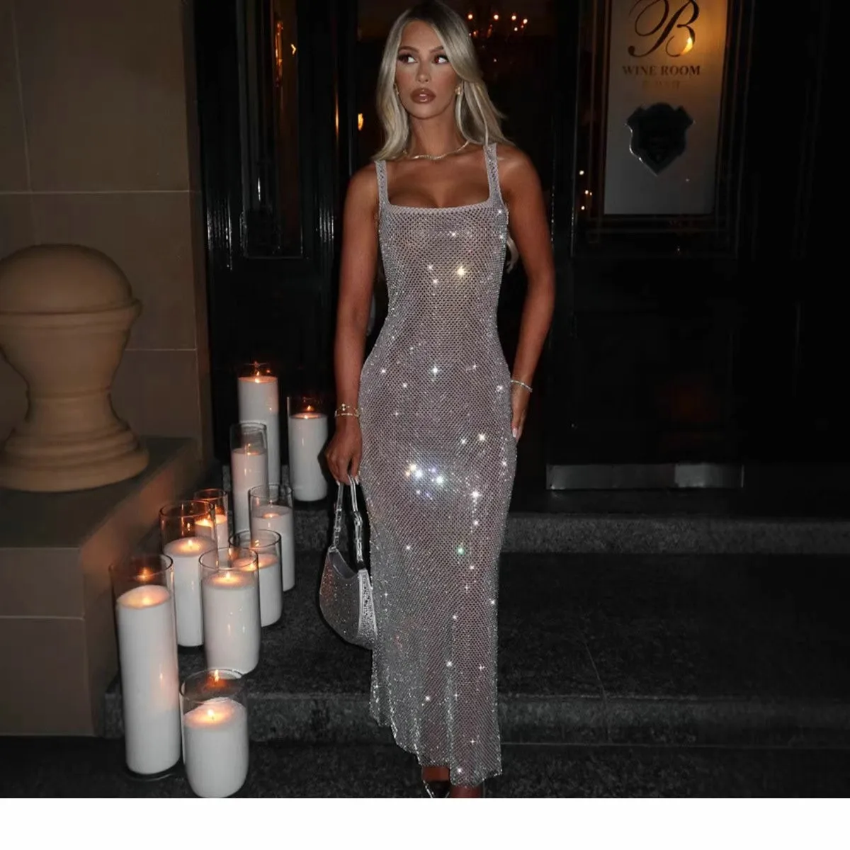 Sexy Sparkling Backless Strap Dress Women's Party Long Skirt High Waist Sequin Gown Neutral Style Summer Season Fitness Scene
Sexy Sparkling Backless Strap Dress Women's Party Long Skirt High Waist Sequin Gown Neutral Style Summer Season Fitness Scene