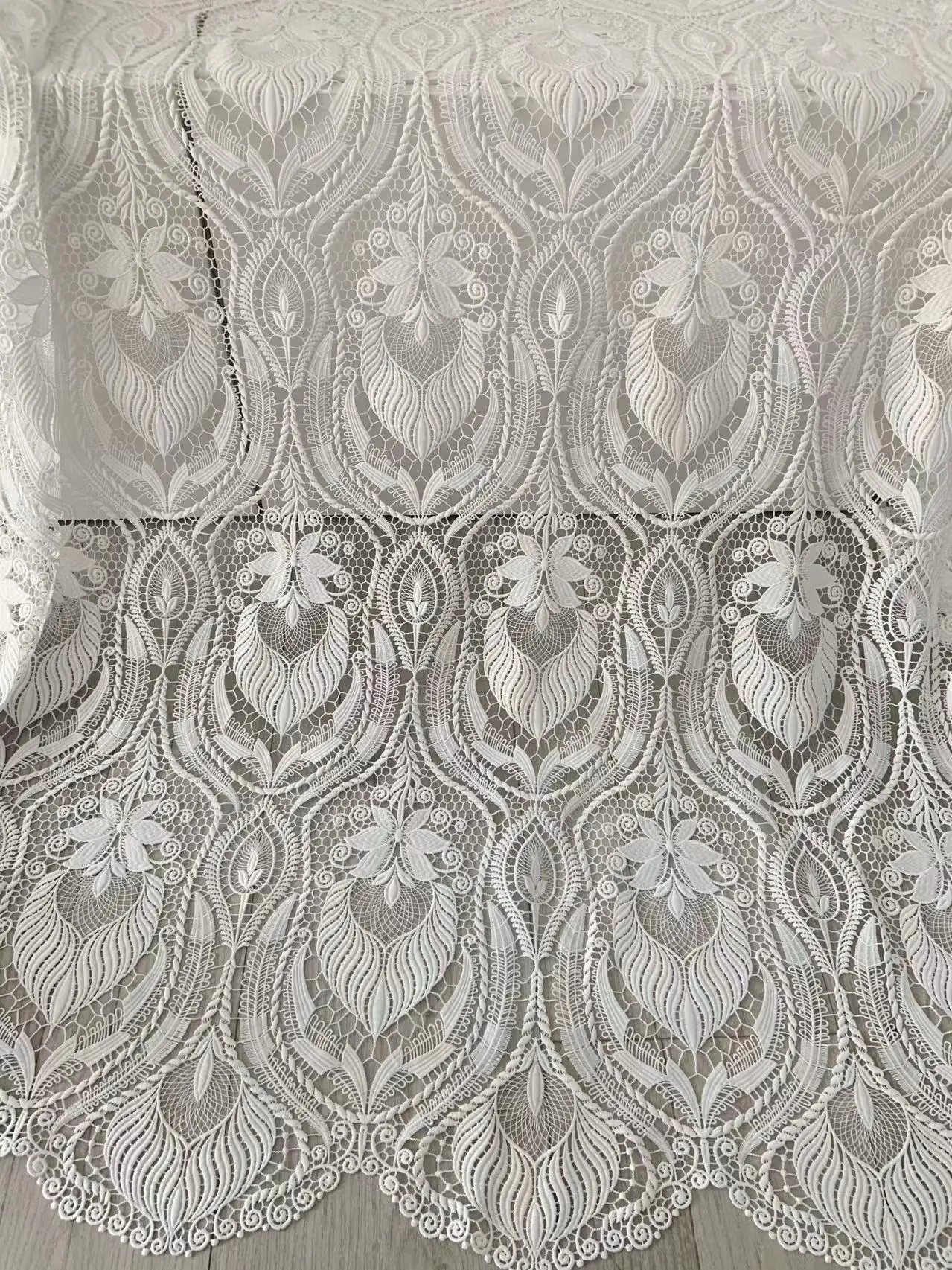 1 Yard Off White Flower Mesh Fabric Venice Lace Nigerian Guipure Cord for Wedding Dress Accessories,Home Decor,Bridal Clothes
1 Yard Off White Flower Mesh Fabric Venice Lace Nigerian Guipure Cord for Wedding Dress Accessories,Home Decor,Bridal Clothes