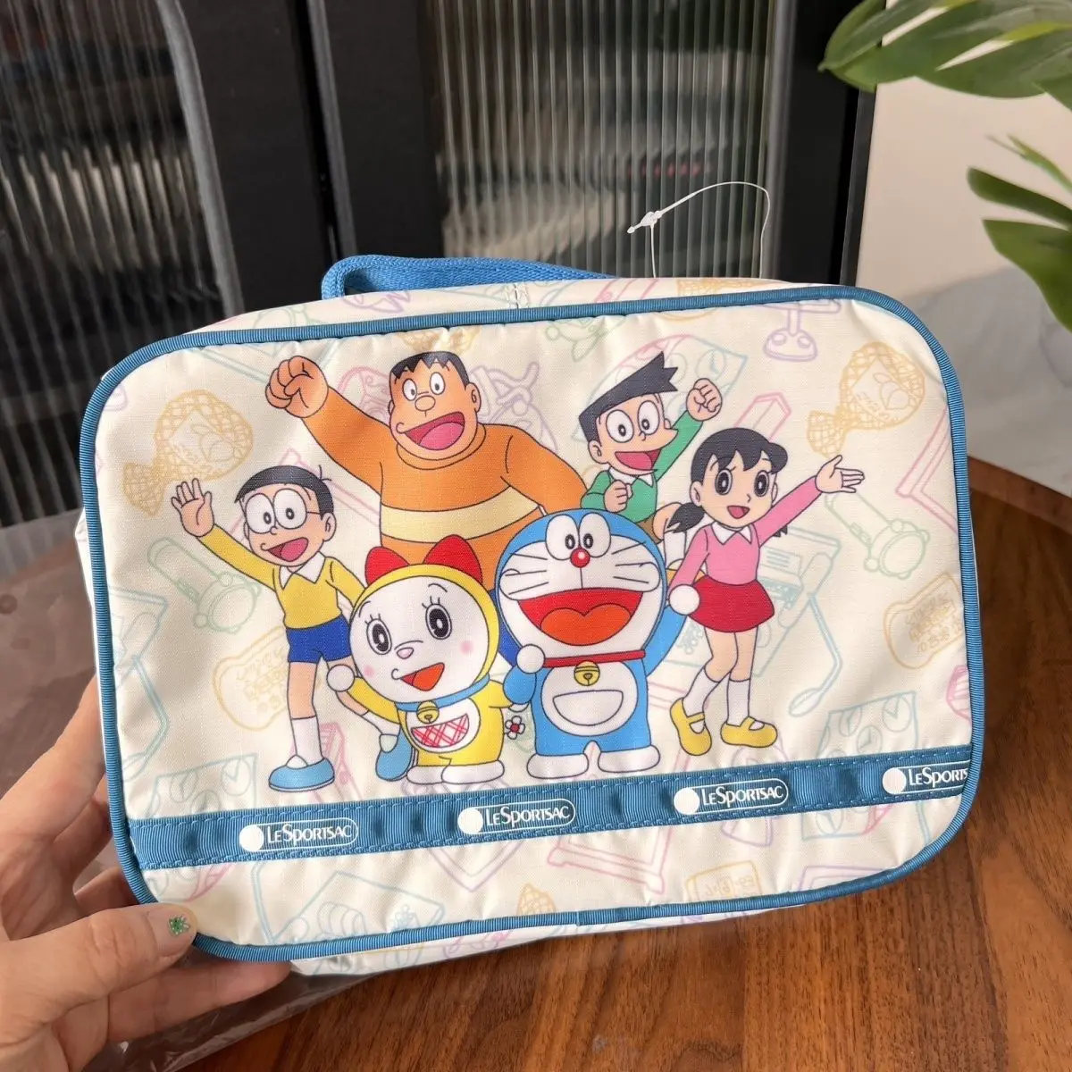 Портативная трехсекционная сумка для хранения Doraemon and Nobita, синяя сумка для хранения косметики с изображением кошки, портативная дорожная сумка для туалетных принадлежностей
Портативная трехсекционная сумка для хранения Doraemon and Nobita, синяя сумка для хранения косметики с изображением кошки, портативная дорожная сумка для туалетных принадлежностей