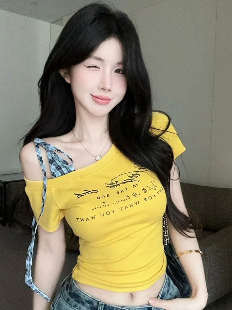 Korean Style Letter Print Slim Fit Short Sleeve T-Shirt Women's Summer New Fashion Shoulder Design Casual Top Streetwear
Korean Style Letter Print Slim Fit Short Sleeve T-Shirt Women's Summer New Fashion Shoulder Design Casual Top Streetwear