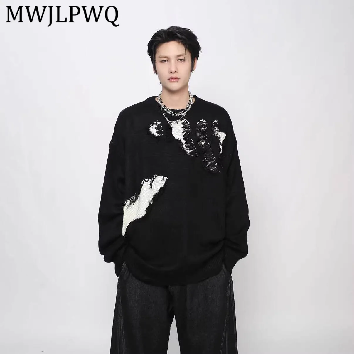 MWJLPWQ American Style Design Deconstructed Ripped Patchwork Sweater For Men Autumn Winter Casual Oversized Trendy Tops 13680
MWJLPWQ American Style Design Deconstructed Ripped Patchwork Sweater For Men Autumn Winter Casual Oversized Trendy Tops 13680