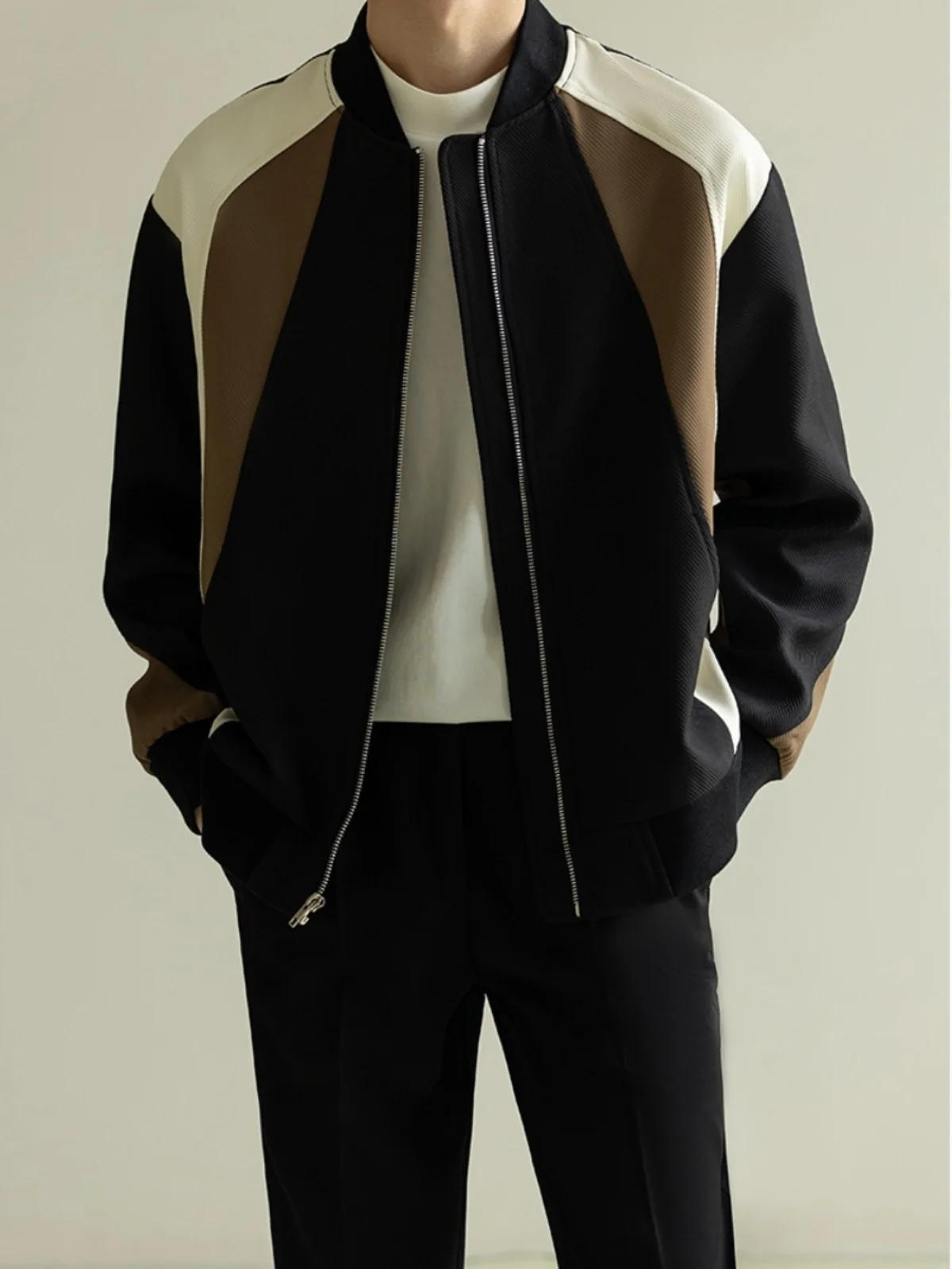 2024 Men's Spring Autumn New Korean Casual Stitching Coats Male Contrast Color Outerwear Men Loose Baseball Uniform Jacket P747
2024 Men's Spring Autumn New Korean Casual Stitching Coats Male Contrast Color Outerwear Men Loose Baseball Uniform Jacket P747