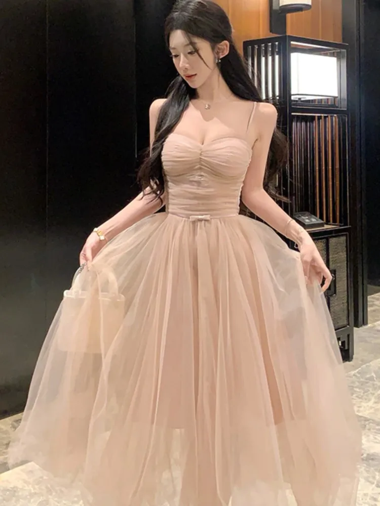 Women French Sweet Mesh Pleated Spaghetti Strap A-Line Princess Dress Elegant High Waist Bow Dresses Birthday Evening Party Gown
Women French Sweet Mesh Pleated Spaghetti Strap A-Line Princess Dress Elegant High Waist Bow Dresses Birthday Evening Party Gown