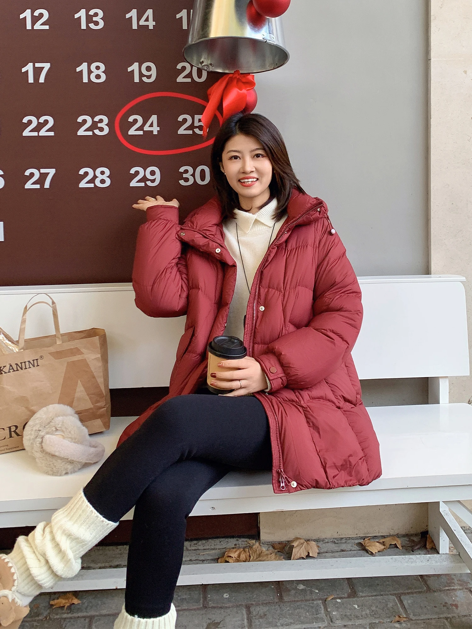 Ультралегкая женская пуховая куртка средней длины с капюшоном, 90% белый пух, утепление, на молнии, 28 Sles
Ультралегкая женская пуховая куртка средней длины с капюшоном, 90% белый пух, утепление, на молнии, 28 Sles