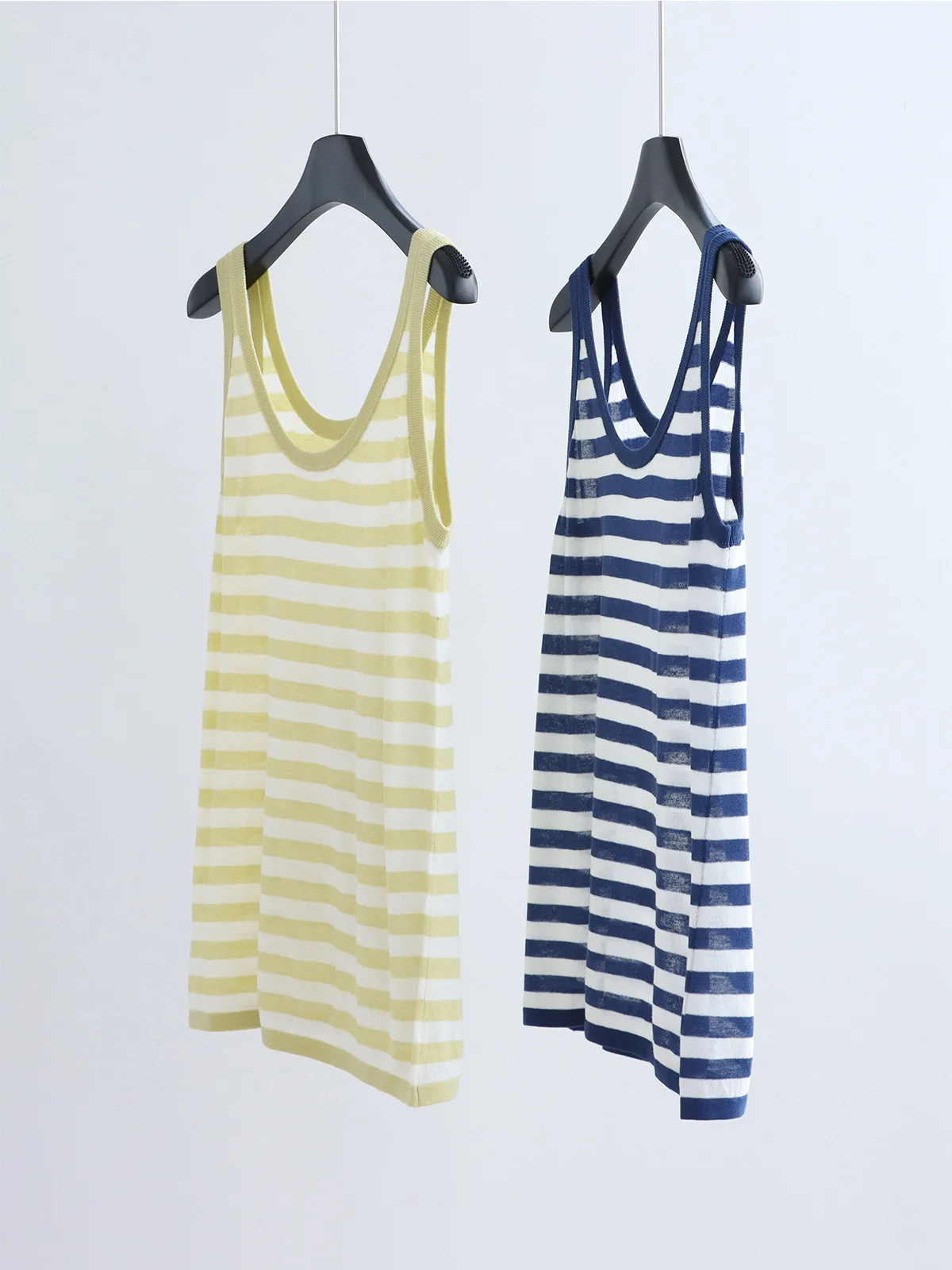 Dave&di Round Neck Vest Knitted Sweater 26 Spring/summer Contrasting Striped Sleeveless Top Loose Pullover
Dave&di Round Neck Vest Knitted Sweater 26 Spring/summer Contrasting Striped Sleeveless Top Loose Pullover