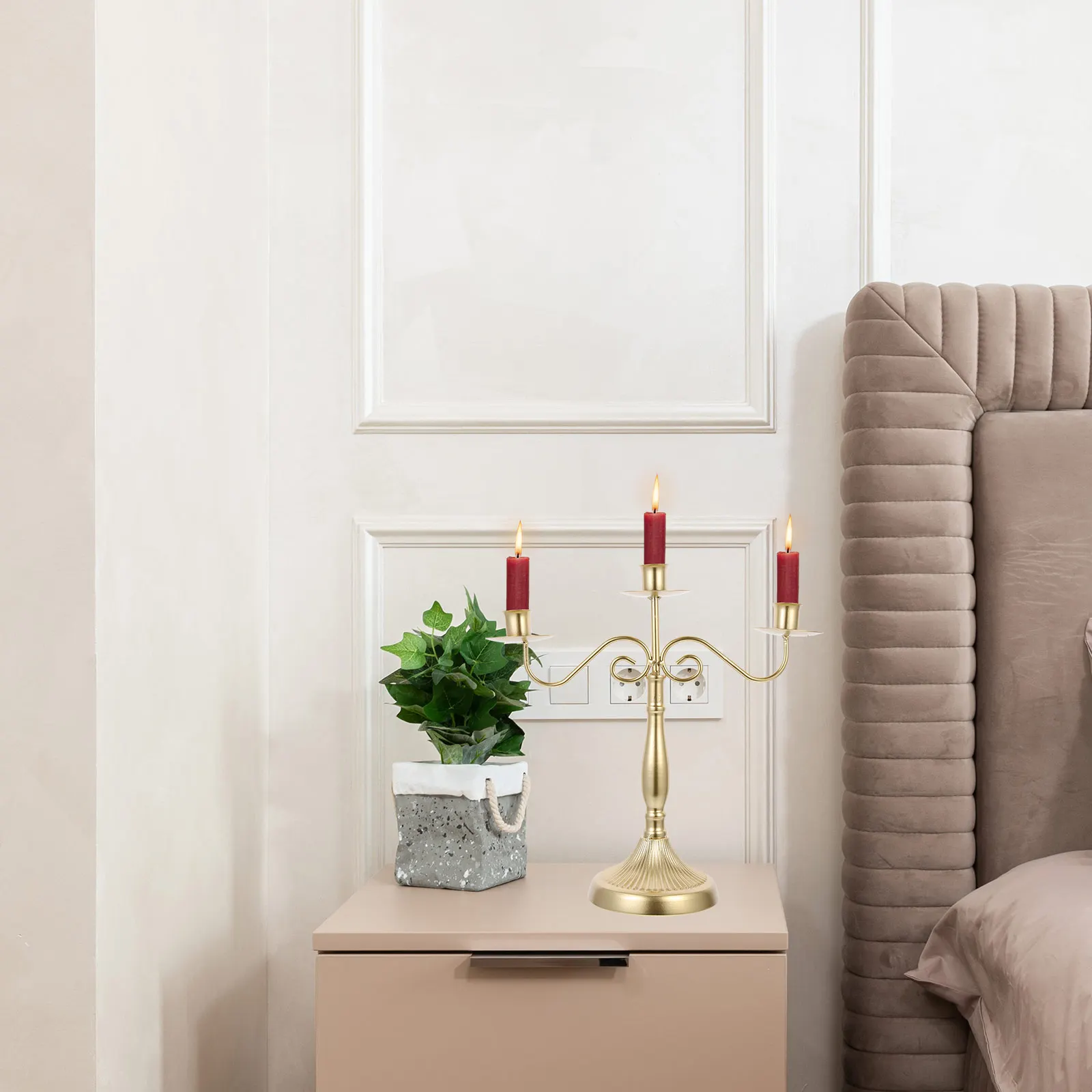 Metal Candlestick Ornament Vintage Candelabrum European Style Holder Desktop Adornment Elegant Finish
Metal Candlestick Ornament Vintage Candelabrum European Style Holder Desktop Adornment Elegant Finish