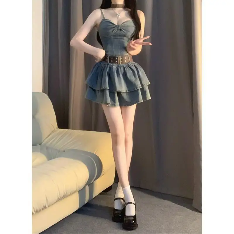 Denim Strap Strapless Skirt 2024 Women's Summer Sweet and Spicy Retro Short Skirt Waist Slimming ball gown
Denim Strap Strapless Skirt 2024 Women's Summer Sweet and Spicy Retro Short Skirt Waist Slimming ball gown