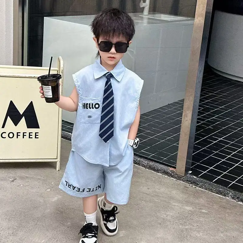 Boys Summer Polo Shirt Set New Children's Fashionable Short sleeved Boys and Babies Summer Clothing Two Piece Set Kids Outfits
Boys Summer Polo Shirt Set New Children's Fashionable Short sleeved Boys and Babies Summer Clothing Two Piece Set Kids Outfits