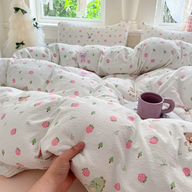 2025 New Ultra-soft Cloud-like Cotton Double-layer Yarn Single Quilt Cover Printed Skin-friendly, Breathable Fresh Duvet Cover
2025 New Ultra-soft Cloud-like Cotton Double-layer Yarn Single Quilt Cover Printed Skin-friendly, Breathable Fresh Duvet Cover