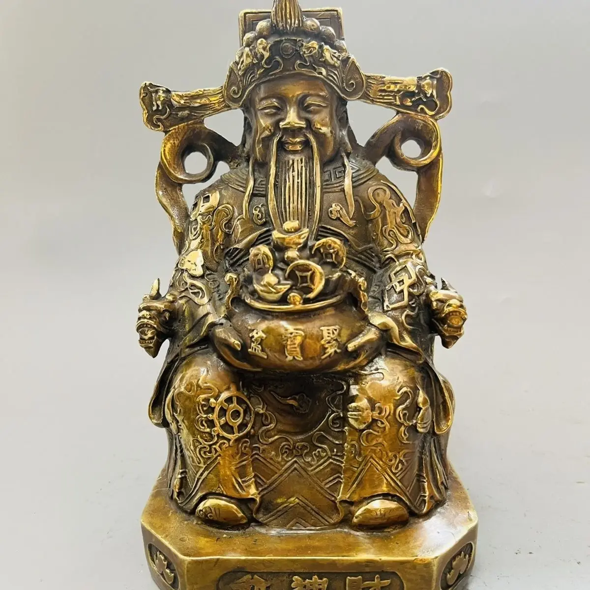 Brass God of Wealth Copper Buddha Statue Ornament Lucky Car Ornament Household Statue Cabinet Guanyin Bodhisattva Buddha Statue
Brass God of Wealth Copper Buddha Statue Ornament Lucky Car Ornament Household Statue Cabinet Guanyin Bodhisattva Buddha Statue