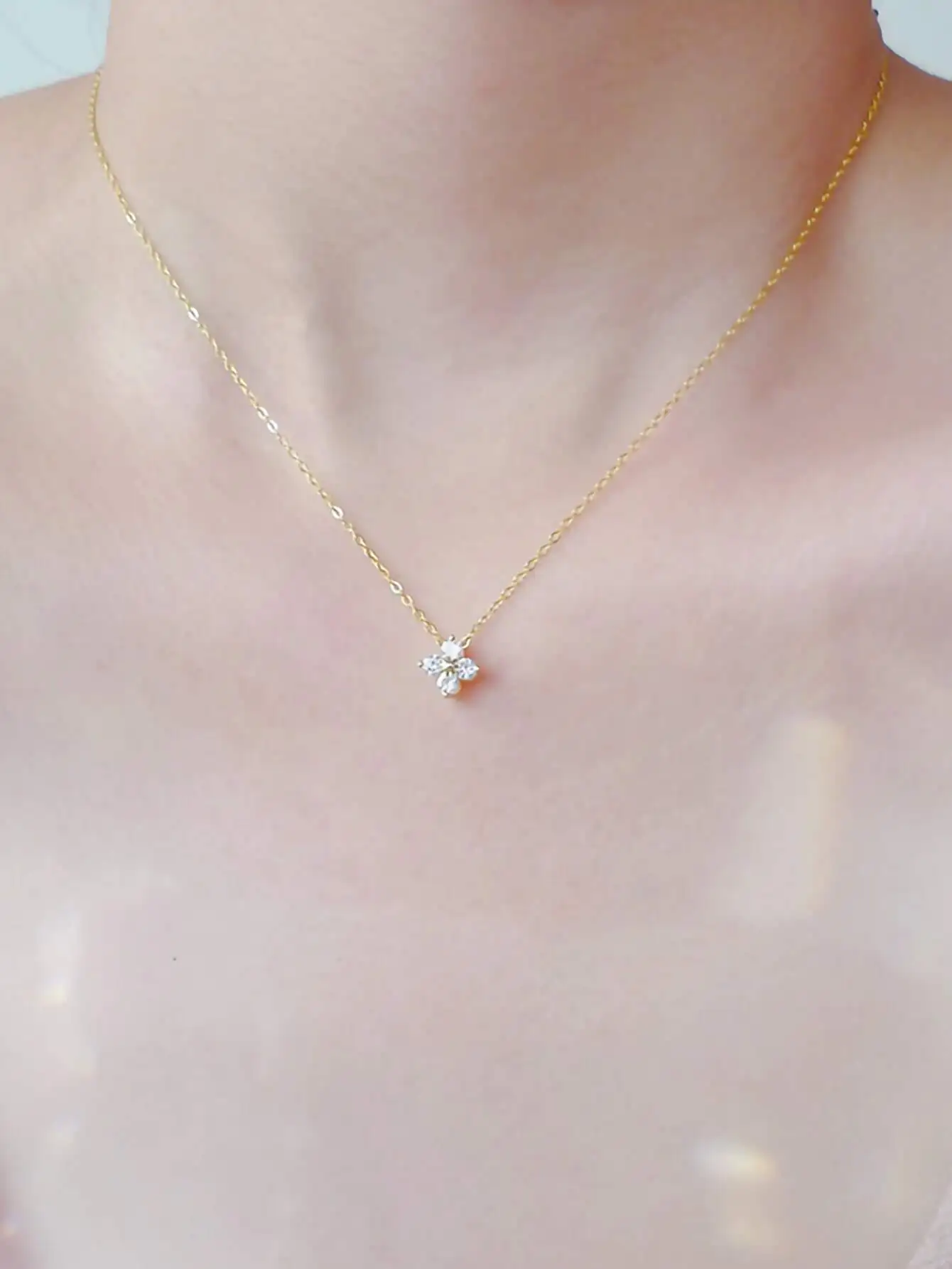 Shescity 1pc 18K Gold Plated Zirconia Flower Pendant, Suitable For Women's Daily And Party Wear
Shescity 1pc 18K Gold Plated Zirconia Flower Pendant, Suitable For Women's Daily And Party Wear