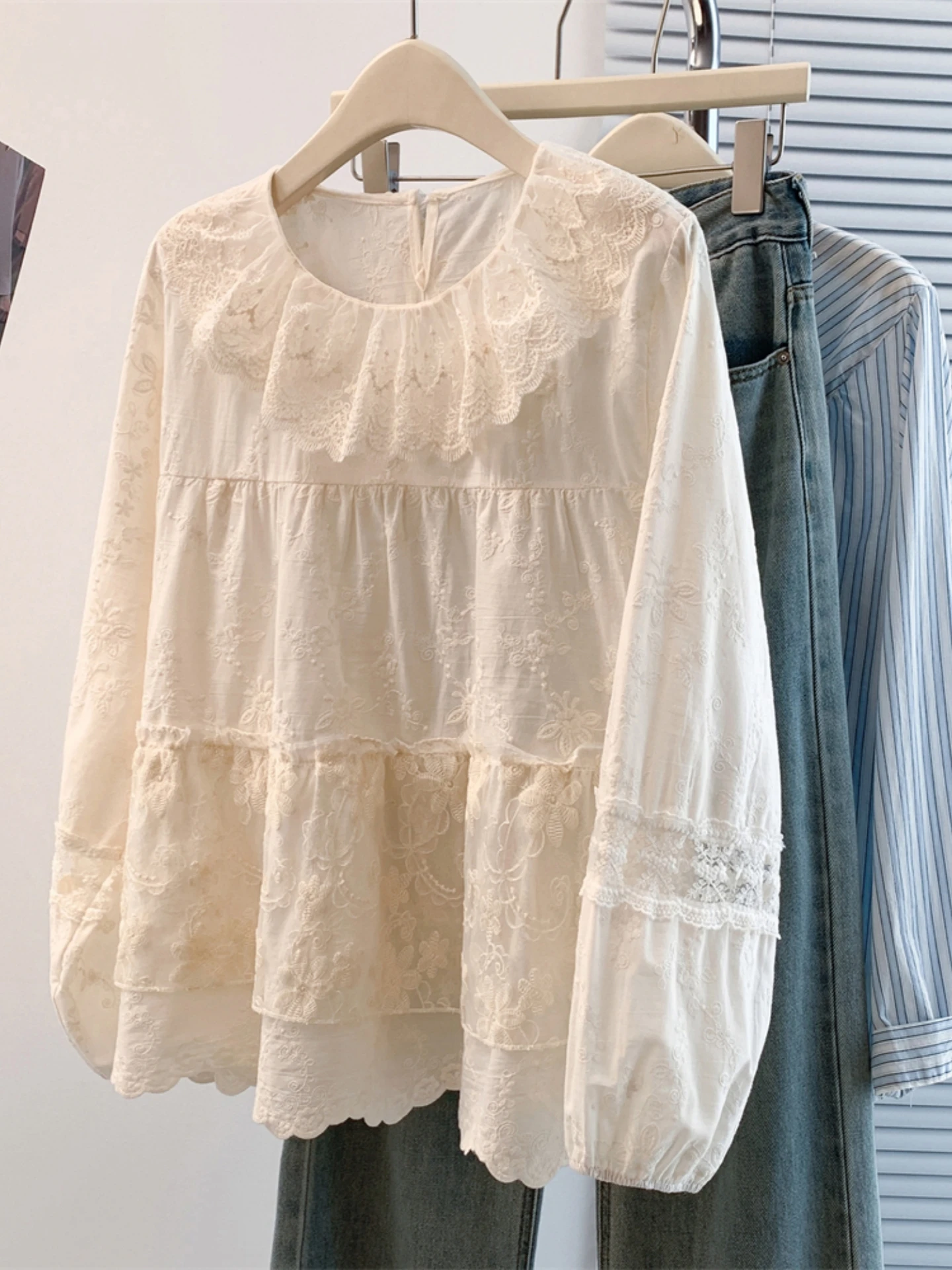 Lace Splice Long Sleeve Women's Shirt Spring Autumn plus Size Slimming Base Layer Top Korean Style Commute Fashion Loose Fit
Lace Splice Long Sleeve Women's Shirt Spring Autumn plus Size Slimming Base Layer Top Korean Style Commute Fashion Loose Fit
