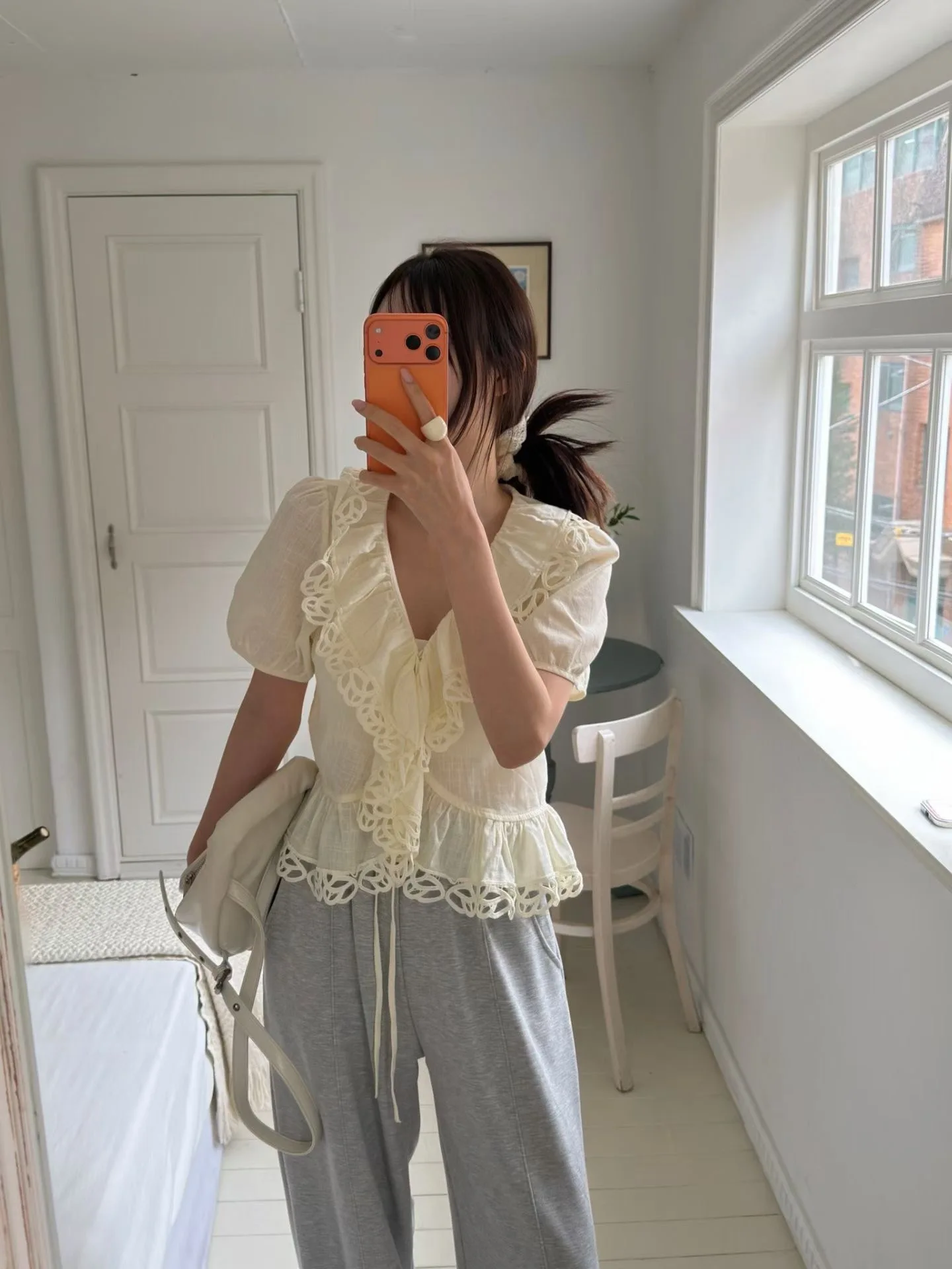 Dongda Gate Women's Fashion Summer 2026 New Pure Color Lace Slim Short Sleeve Shirt Women's Commute Style Skin-friendly Breat...
Dongda Gate Women's Fashion Summer 2026 New Pure Color Lace Slim Short Sleeve Shirt Women's Commute Style Skin-friendly Breat...