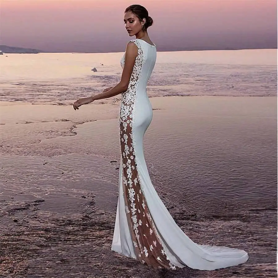 Elegant Lace Spliced Mermaid Evening Dress With Cut-Out Detail Floor Length
Elegant Lace Spliced Mermaid Evening Dress With Cut-Out Detail Floor Length