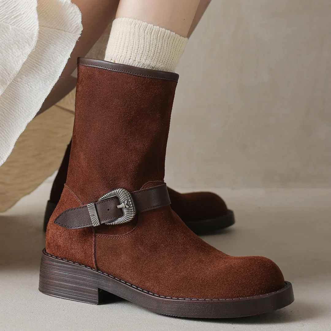 Women's natural suede leather metal buckle round toe slip-on flats autumn ankle boots retro punk female short motorcycle boots
Women's natural suede leather metal buckle round toe slip-on flats autumn ankle boots retro punk female short motorcycle boots