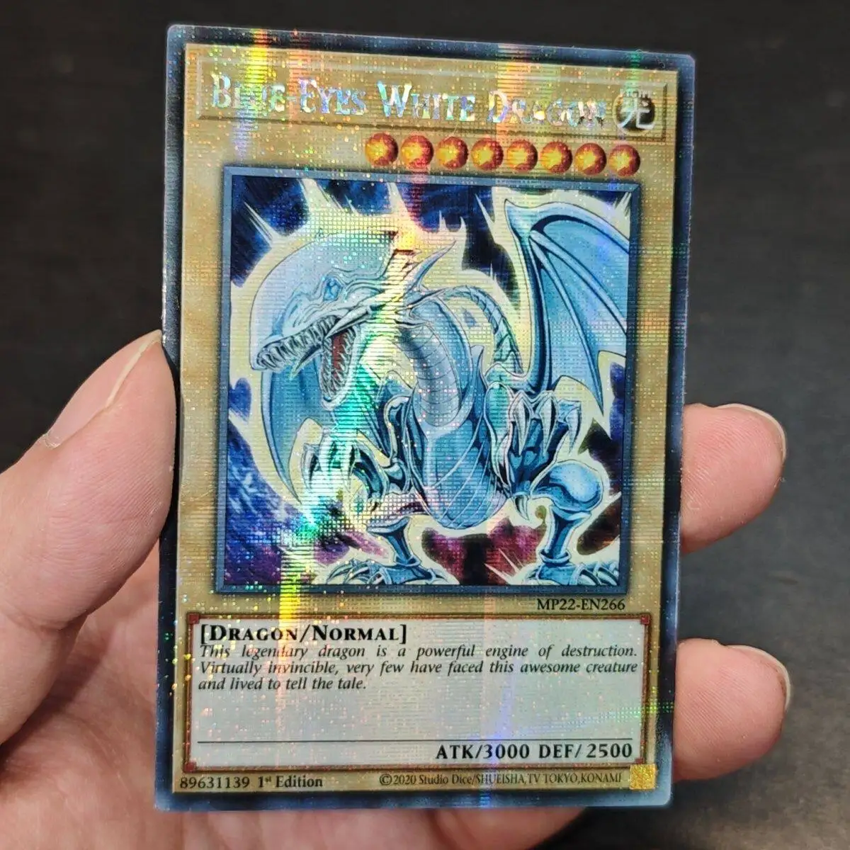 6 моделей Yu-Gi-Oh! Коллекционная карта для игры DIY Blue-Eyes White Dragon English SER Flash Card Red-Eyes Black Dragon MP22 с горячим тиснением
6 моделей Yu-Gi-Oh! Коллекционная карта для игры DIY Blue-Eyes White Dragon English SER Flash Card Red-Eyes Black Dragon MP22 с горячим тиснением