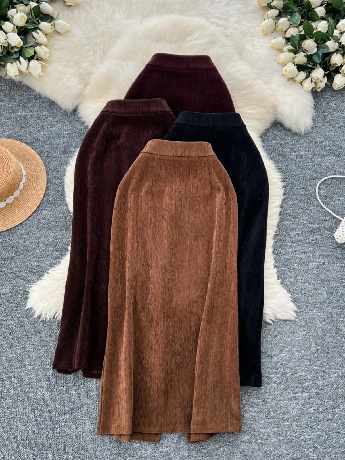 Slimming High Waist Velvet Skirt for Women Autumn Winter Versatile Design Asymmetrical Split Mid-Length A-Line Skirt
Slimming High Waist Velvet Skirt for Women Autumn Winter Versatile Design Asymmetrical Split Mid-Length A-Line Skirt