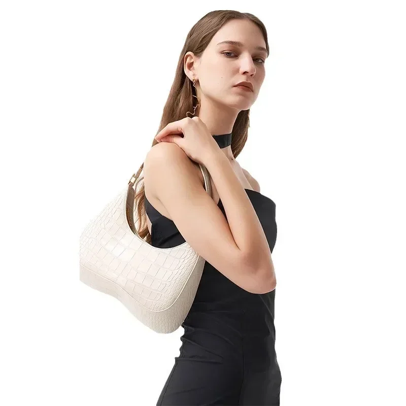 Винтажная женская маленькая сумочка, нишевая брендовая женская сумка для пельменей, изысканная однотонная высококачественная сумка через плечо 
Винтажная женская маленькая сумочка, нишевая брендовая женская сумка для пельменей, изысканная однотонная высококачественная сумка через плечо