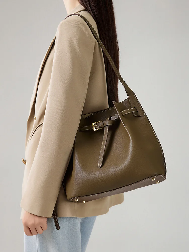 Shoulder Bag Women's Bag 2024 New Leather Premium Niche Crossbody Bag Women's Large Capacity Versatile Commuter Bucket Bag
Shoulder Bag Women's Bag 2024 New Leather Premium Niche Crossbody Bag Women's Large Capacity Versatile Commuter Bucket Bag