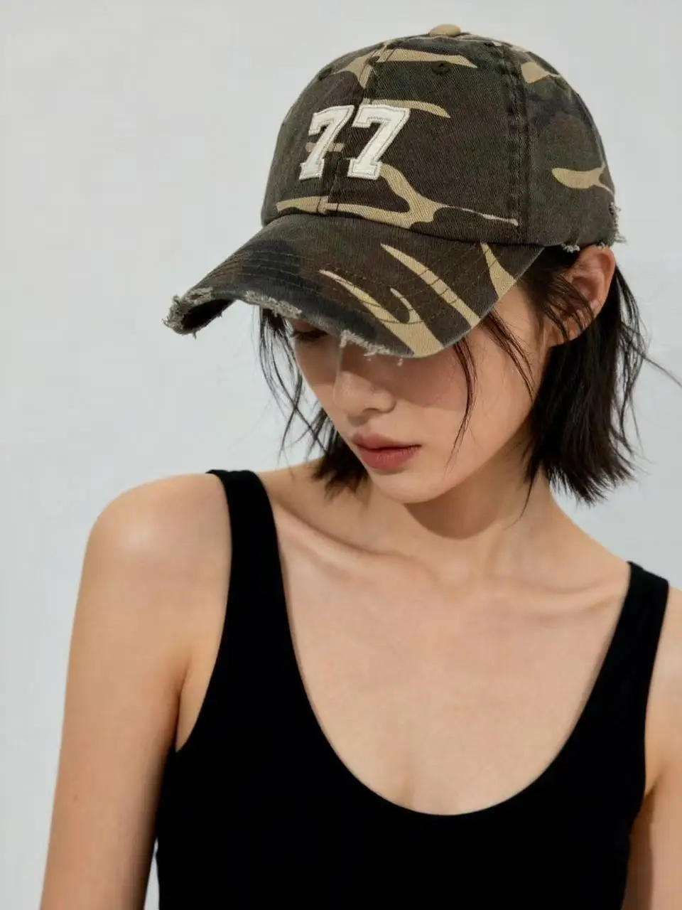 Stitching Baseball Cap Men's American Retro 77 Camouflage Hole Street Hat Spring Summer Face Slimming Women's Cap
Stitching Baseball Cap Men's American Retro 77 Camouflage Hole Street Hat Spring Summer Face Slimming Women's Cap