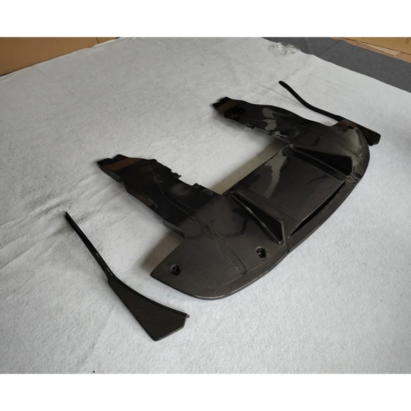 High quality carbon fiber rear bumper lip rear diffuser suitable for McLaren 720s modified body kit V style
High quality carbon fiber rear bumper lip rear diffuser suitable for McLaren 720s modified body kit V style