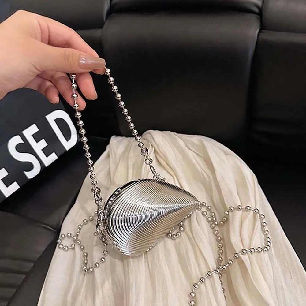 Shoulder Bag Elegant Banquet Chain Bag Silver 3D Metal Shell Handbag Waterproof Luxury Clutch Pouch Women
Shoulder Bag Elegant Banquet Chain Bag Silver 3D Metal Shell Handbag Waterproof Luxury Clutch Pouch Women