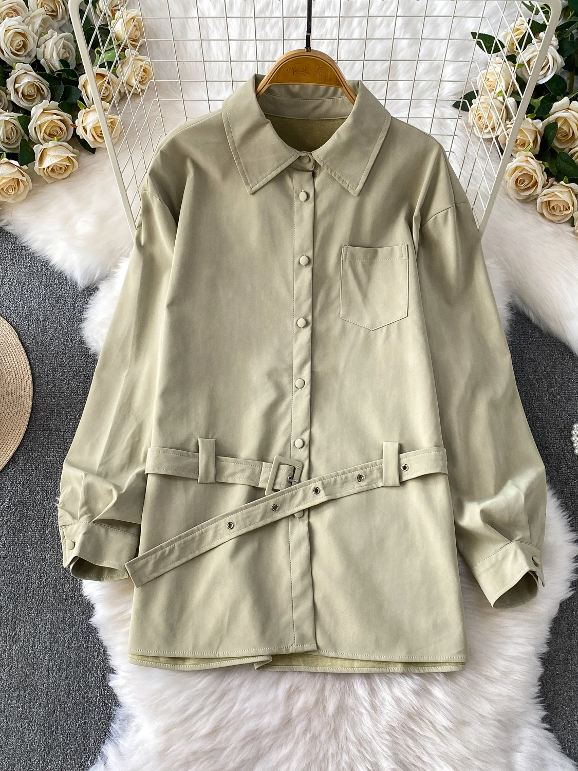 SuperAen Autumn and Winter 2025 New Single-breasted Turn-down Collar Long-sleeved Trench Women Waist Elegant Coats
SuperAen Autumn and Winter 2025 New Single-breasted Turn-down Collar Long-sleeved Trench Women Waist Elegant Coats