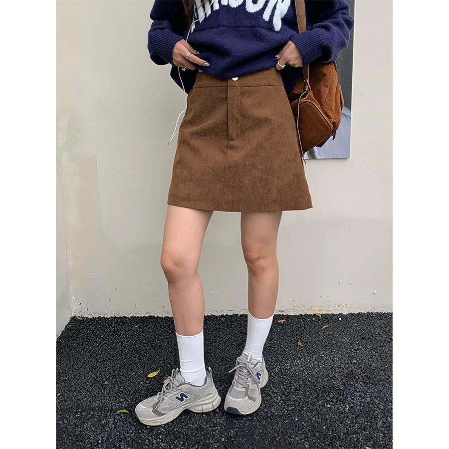 Маленькая простая вельветовая юбка в стиле ретро, осенняя тонкая юбка трапециевидной формы в корейском стиле с запахом на бедрах
Маленькая простая вельветовая юбка в стиле ретро, осенняя тонкая юбка трапециевидной формы в корейском стиле с запахом на бедрах