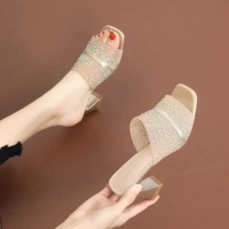 Shoes Square Toe Woman's Slippers Luxury Slides Low Heeled Mules 2025 Designer Block Summer High Rubber Rome Fabric PU
Shoes Square Toe Woman's Slippers Luxury Slides Low Heeled Mules 2025 Designer Block Summer High Rubber Rome Fabric PU