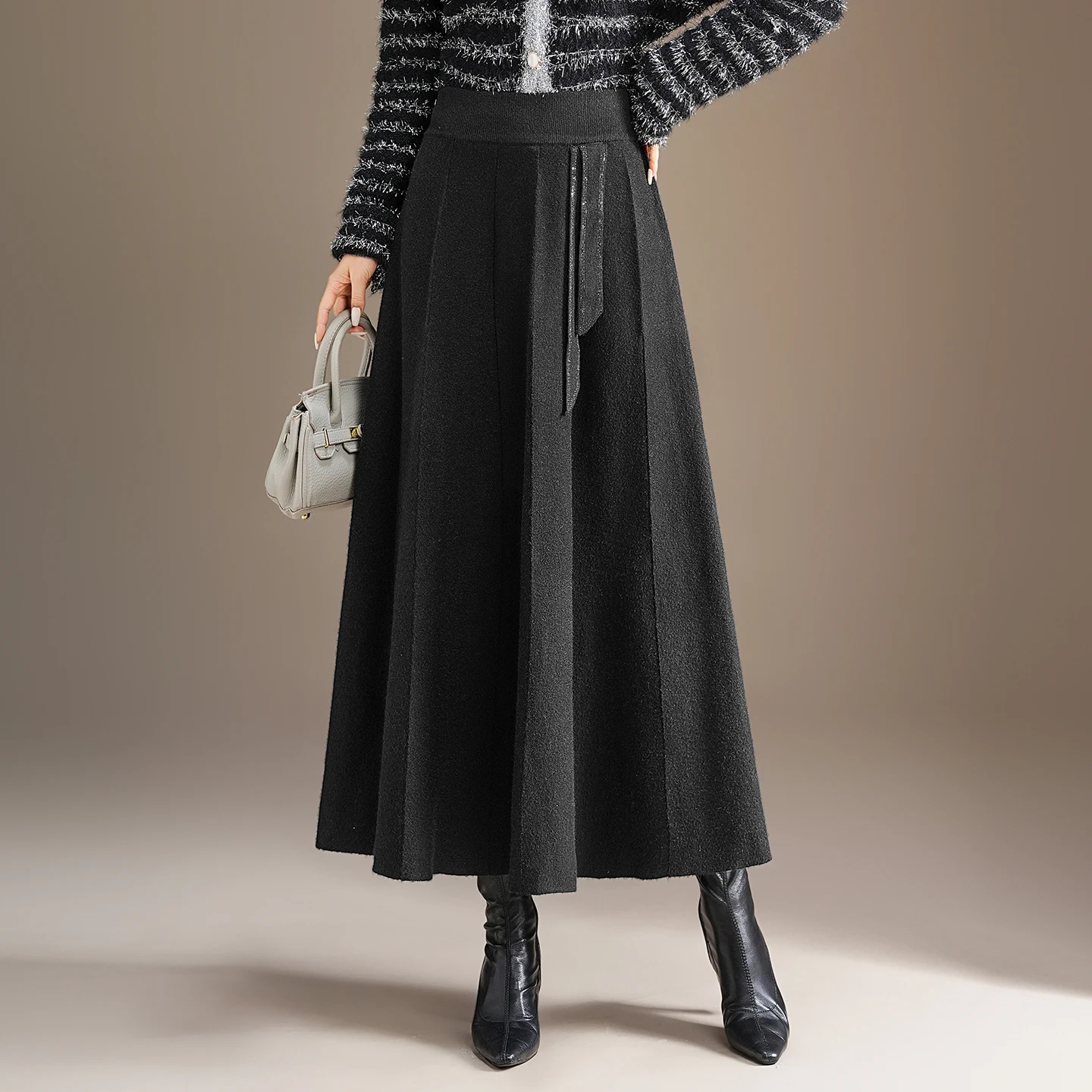 Thiened осень-зима длинная плиссированная шерстяная юбка трапециевидной формы женская юбка-миди модная скрытая большая распашная юбка
Thiened осень-зима длинная плиссированная шерстяная юбка трапециевидной формы женская юбка-миди модная скрытая большая распашная юбка