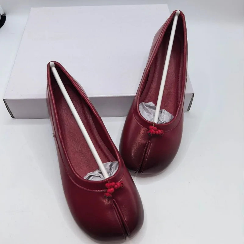 High Quality Cowhide Version Women's Shoes High-end Flat-soled Shallow Mouth Single Shoes New Soft-soled Mary Jane Shoes Leather
High Quality Cowhide Version Women's Shoes High-end Flat-soled Shallow Mouth Single Shoes New Soft-soled Mary Jane Shoes Leather