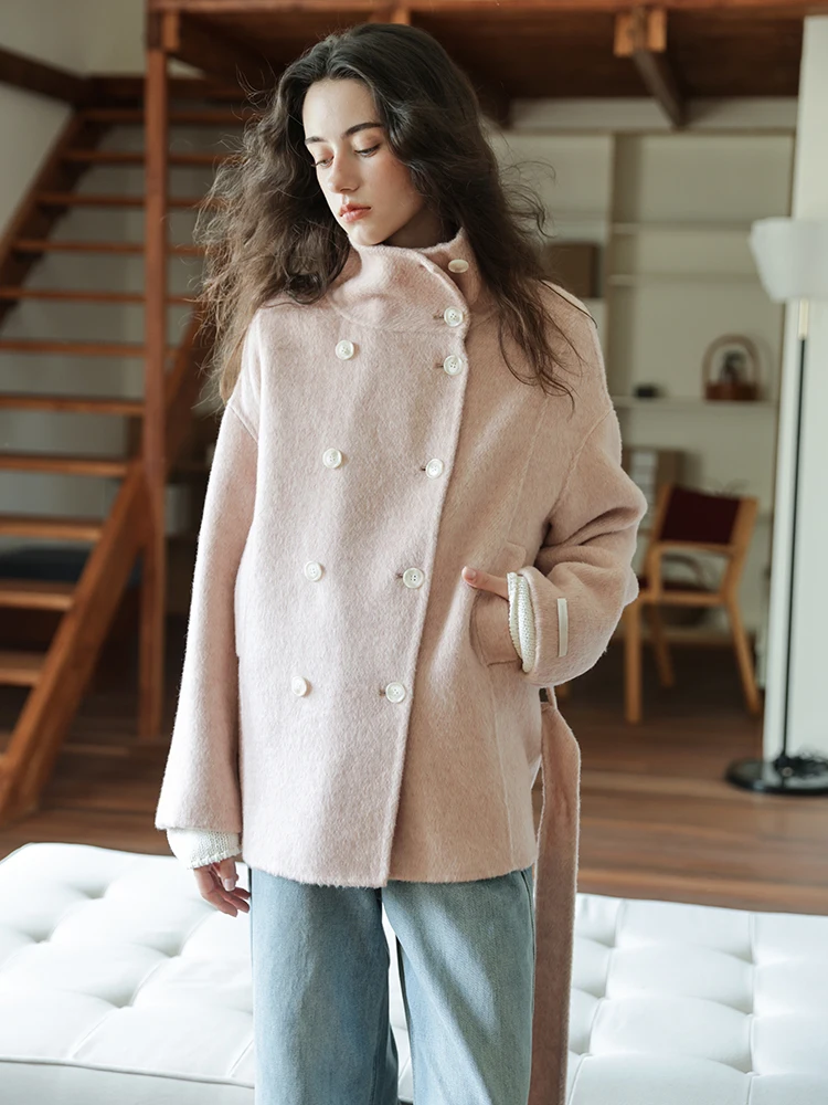 Двустороннее шерстяное пальто женское осенне-зимнее, новинка, с воротником-стойкой, на двух пуговицах, с отделкой из верблюжьего меха, верхняя одежда
Двустороннее шерстяное пальто женское осенне-зимнее, новинка, с воротником-стойкой, на двух пуговицах, с отделкой из верблюжьего меха, верхняя одежда