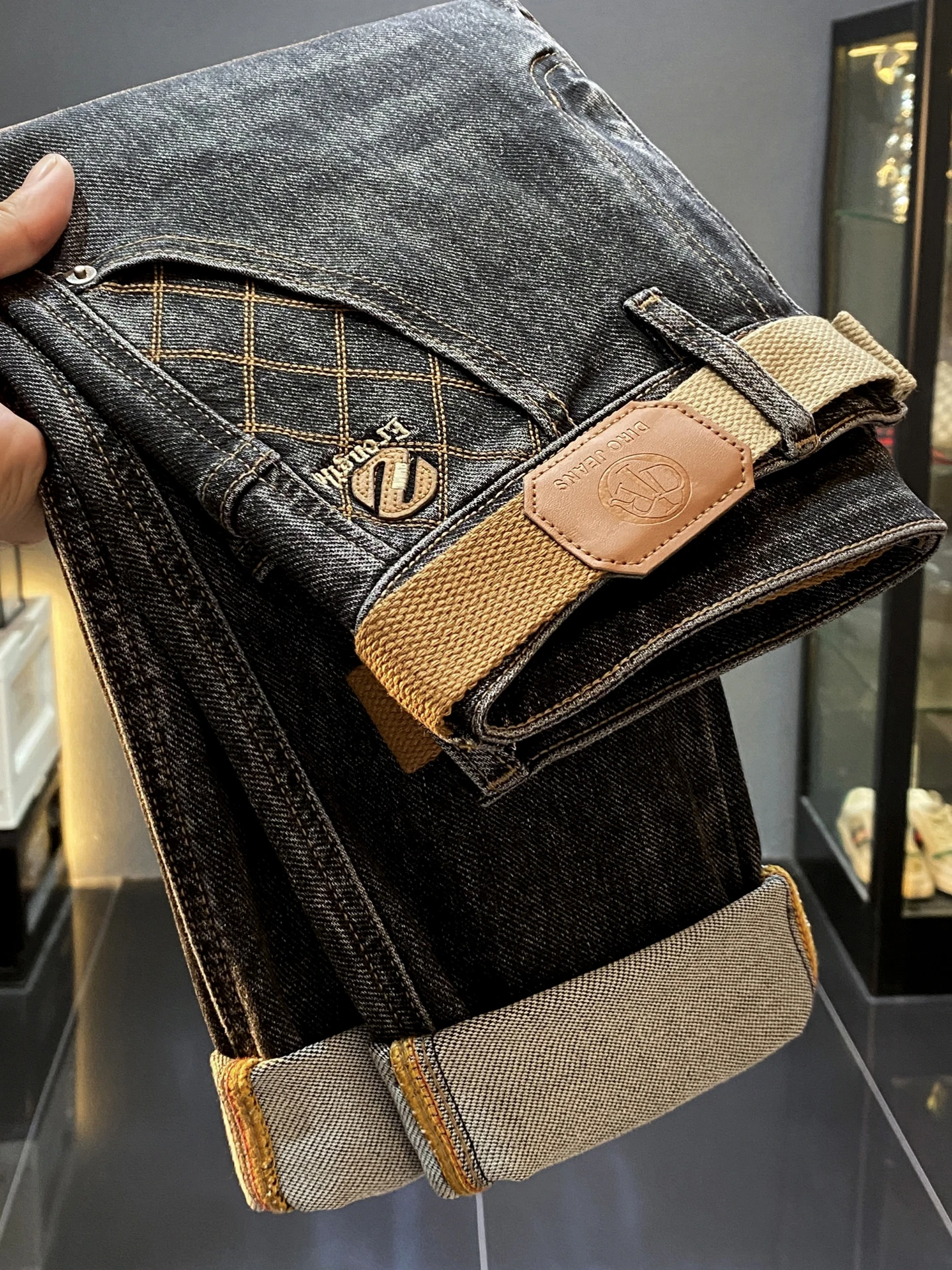 Faionable Casual Slim Fit Men's Jeans Autumn New Sle Side ket Stone Waed Cotton Elastic Denim Pants Urban Sle
Faionable Casual Slim Fit Men's Jeans Autumn New Sle Side ket Stone Waed Cotton Elastic Denim Pants Urban Sle