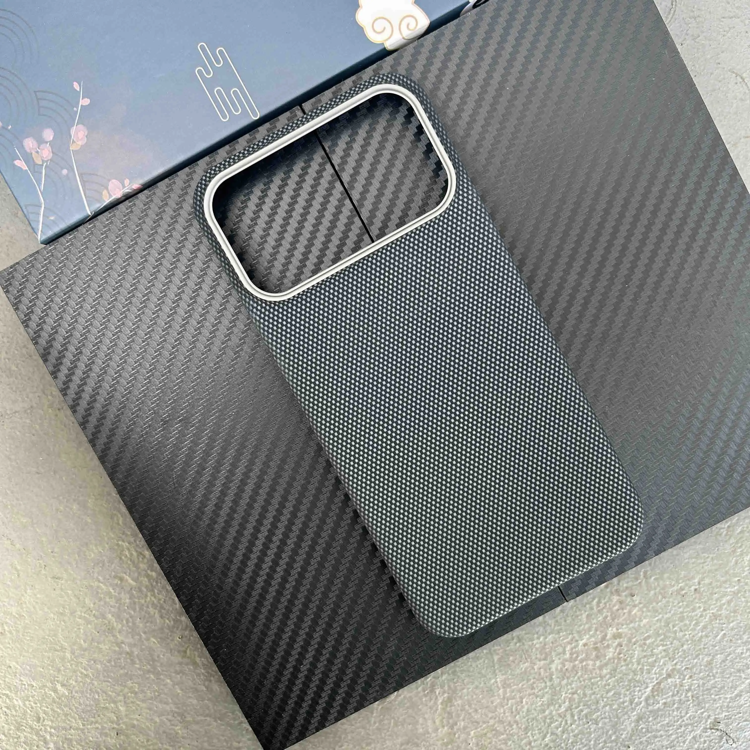 Роскошный чехол Magsafe для iPhone 17 Pro Max 17Pro, кевларовый арамидный чехол из углеродного волокна, магнитный ультратонкий чехол для задней панели телефона
Роскошный чехол Magsafe для iPhone 17 Pro Max 17Pro, кевларовый арамидный чехол из углеродного волокна, магнитный ультратонкий чехол для задней панели телефона